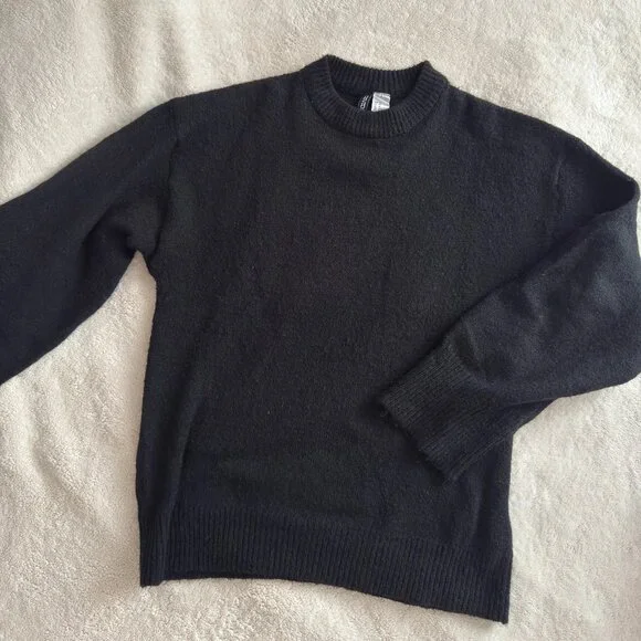 H&M Divided Essential Black Sweater - Picture 4 of 6